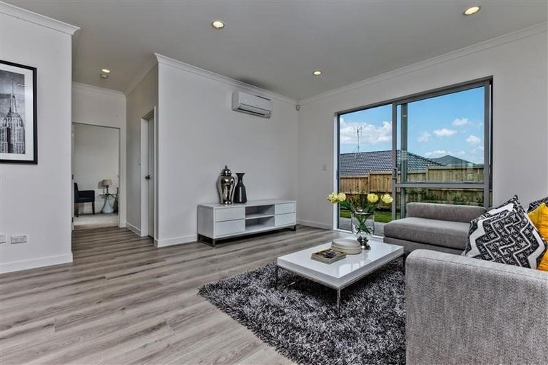 Photo of property in 44 Butler Stoney Crescent, Silverdale, 0932