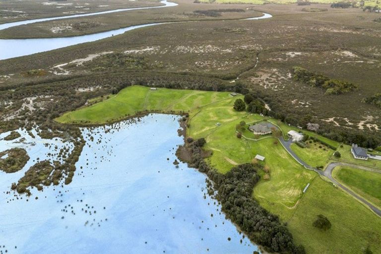 Photo of property in 68d Tuparekura Road, South Head, Helensville, 0874