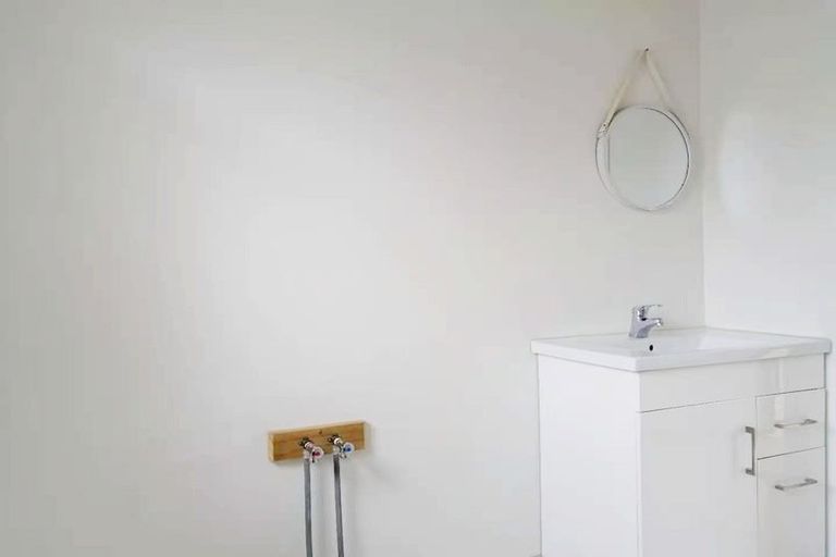 Photo of property in 252 Triangle Road, Massey, Auckland, 0614