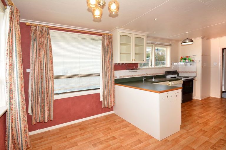 Photo of property in 8 Hanlon Street, Halfway Bush, Dunedin, 9010