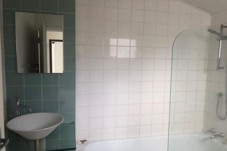 Photo of property in 17b Warwick Street, Morningside, Auckland, 1022