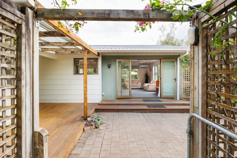 Photo of property in 23 Eyre Road, Linton, Palmerston North, 4472