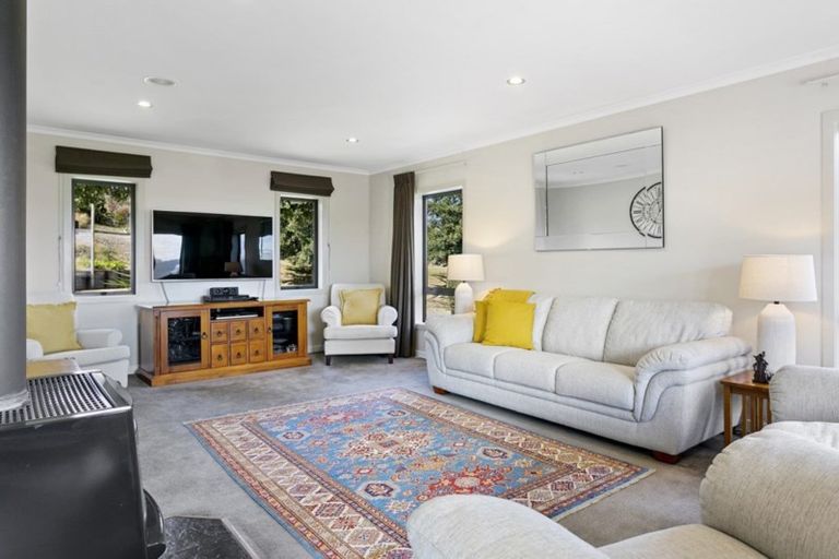 Photo of property in 34 Piro Place, Acacia Bay, Taupo, 3385
