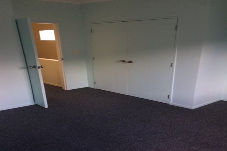 Photo of property in 20 Brashier Circle, Sunnyvale, Auckland, 0612