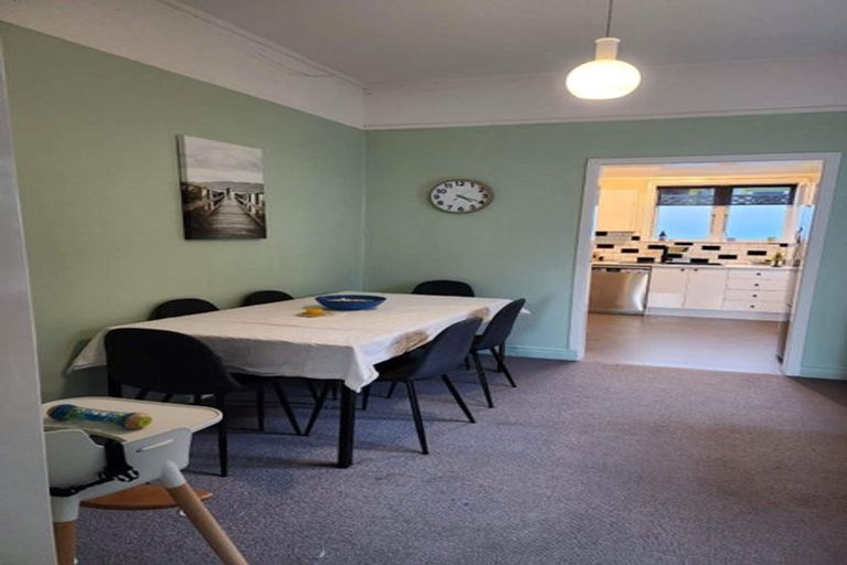Photo of property in 3-5 Knoll Street, Island Bay, Wellington, 6023