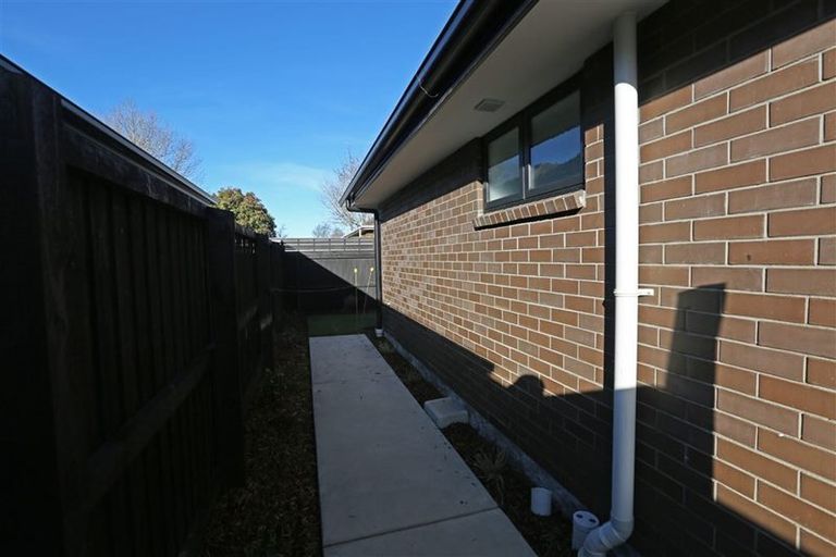 Photo of property in 1/137 Maidstone Road, Ilam, Christchurch, 8041