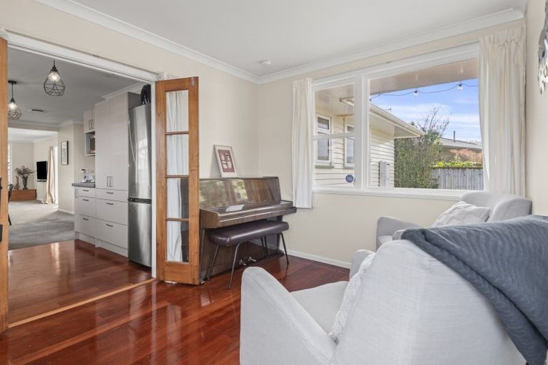Photo of property in 12 Snowdon Avenue, Terrace End, Palmerston North, 4410