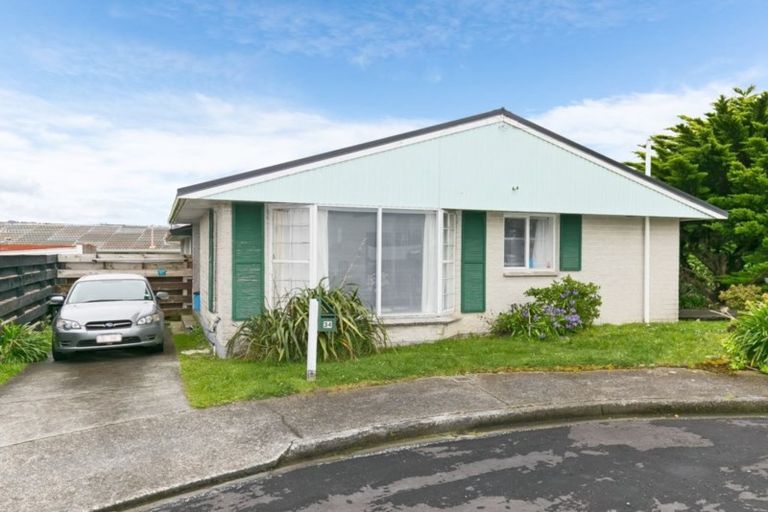 Photo of property in 34 Duchess Place, Maupuia, Wellington, 6022