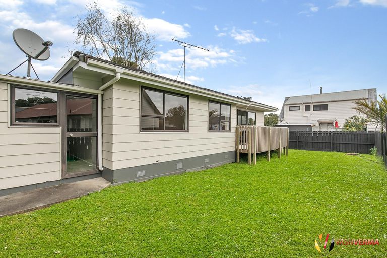 Photo of property in 1/33 Seaward Place, Wattle Downs, Auckland, 2103