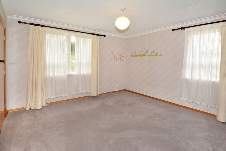 Photo of property in 8 Hanlon Street, Halfway Bush, Dunedin, 9010