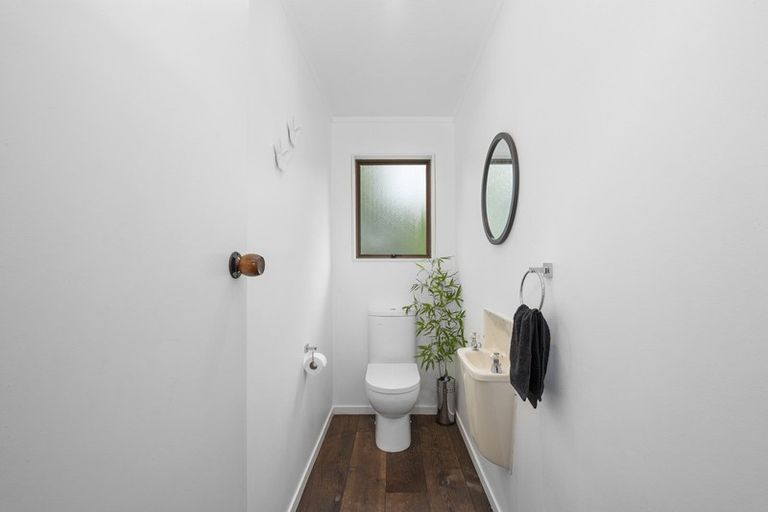 Photo of property in 30 Irwin Place, Kinloch, Taupo, 3377