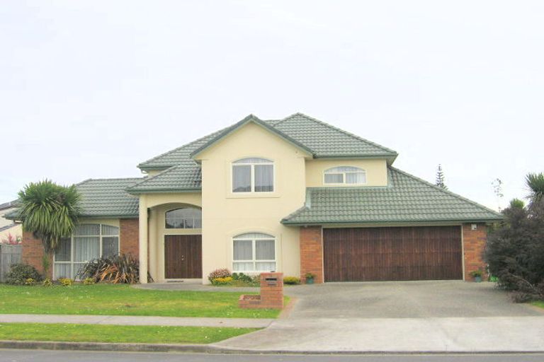 Photo of property in 15 Point View Link, East Tamaki Heights, Auckland, 2016