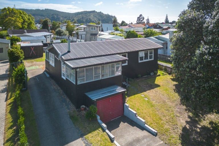Photo of property in 114 Chartwell Avenue, Whangamata, 3620
