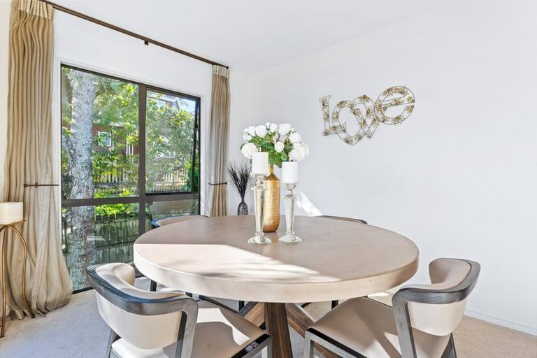 Photo of property in 416 Beach Road, Mairangi Bay, Auckland, 0630