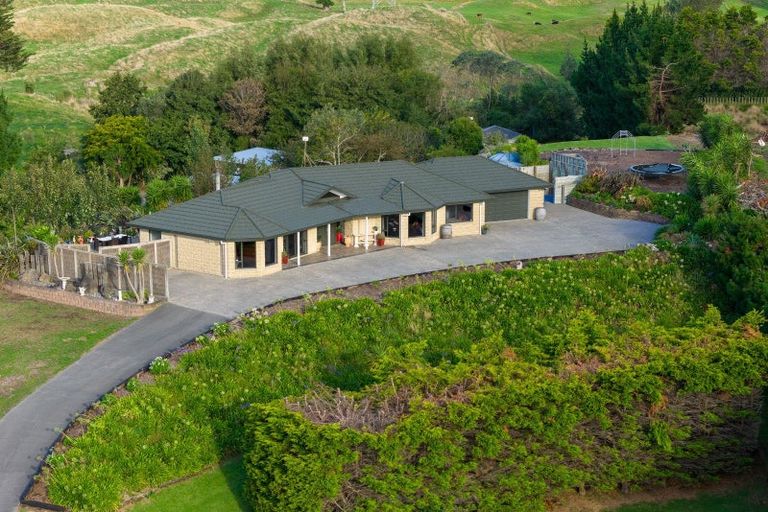 Photo of property in 55 Pukenamu Road, Te Horo, Otaki, 5581