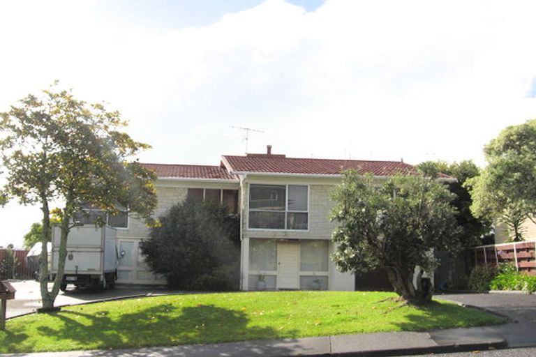Photo of property in 21 Paisley Street, Mellons Bay, Auckland, 2014