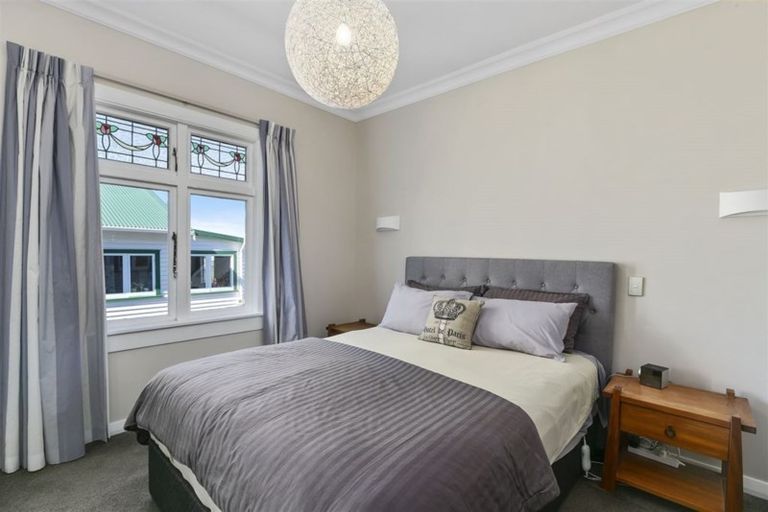 Photo of property in 16 Ranui Crescent, Khandallah, Wellington, 6035