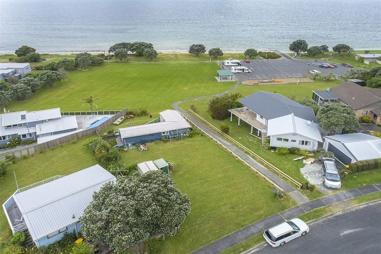 Photo of property in 24 Kahurangi Place, Snells Beach, 0920