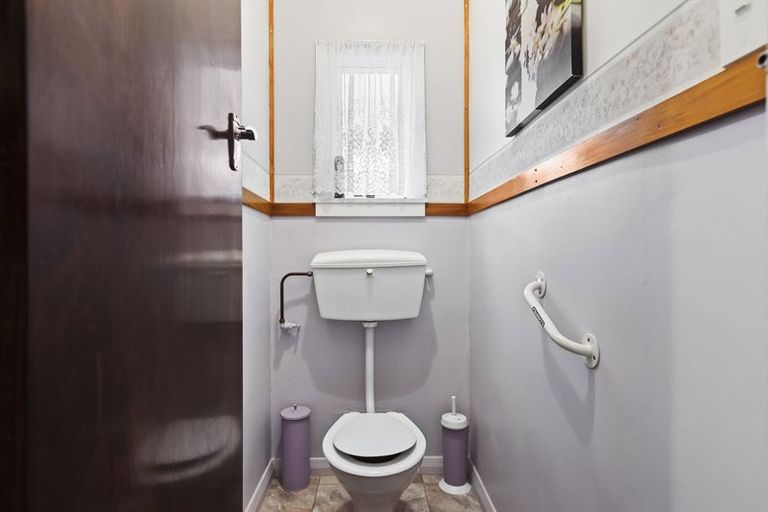 Photo of property in 15 Walsh Road, Westown, New Plymouth, 4310