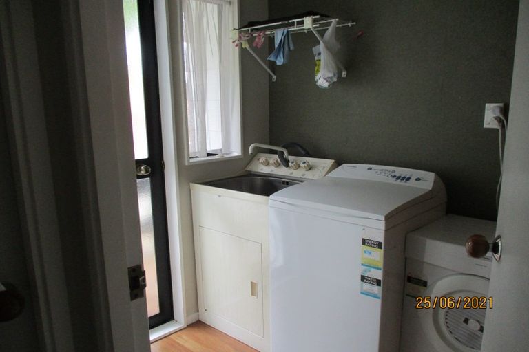 Photo of property in 2/28 De Quincey Terrace, Highland Park, Auckland, 2010