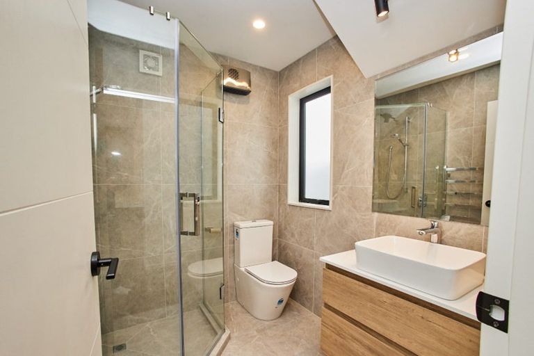 Photo of property in 36b Eastern Beach Road, Bucklands Beach, Auckland, 2012