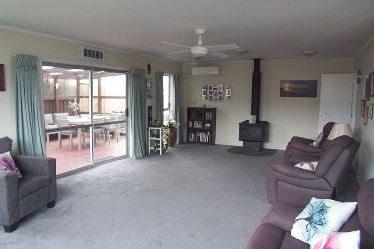 Photo of property in 37 Puriri Crescent, Edgecumbe, 3120
