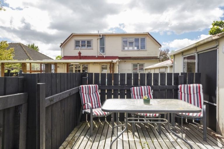 Photo of property in 28 Oxford Street, Hokowhitu, Palmerston North, 4410