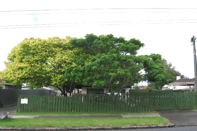 Photo of property in 2/56 Woodglen Road, Glen Eden, Auckland, 0602