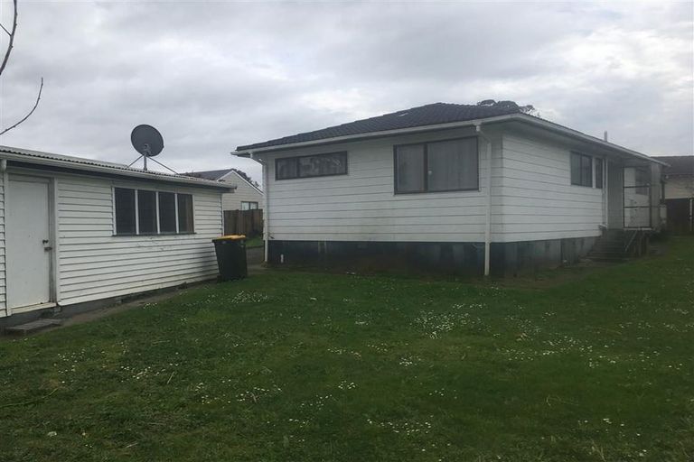 Photo of property in 13 Kern Place, Manurewa, Auckland, 2102