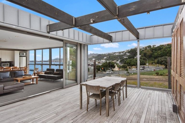 Photo of property in Patent 326 Apartments, 301h/326 Evans Bay Parade, Hataitai, Wellington, 6021