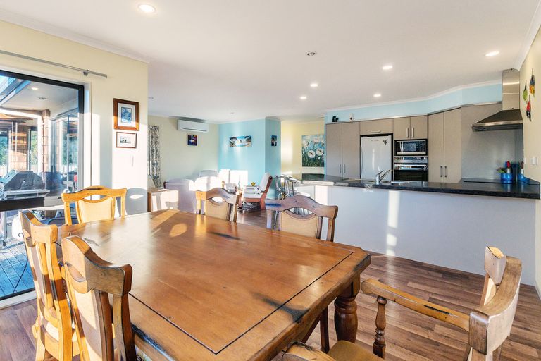 Photo of property in 1 Valley Road, Waiuku, 2123