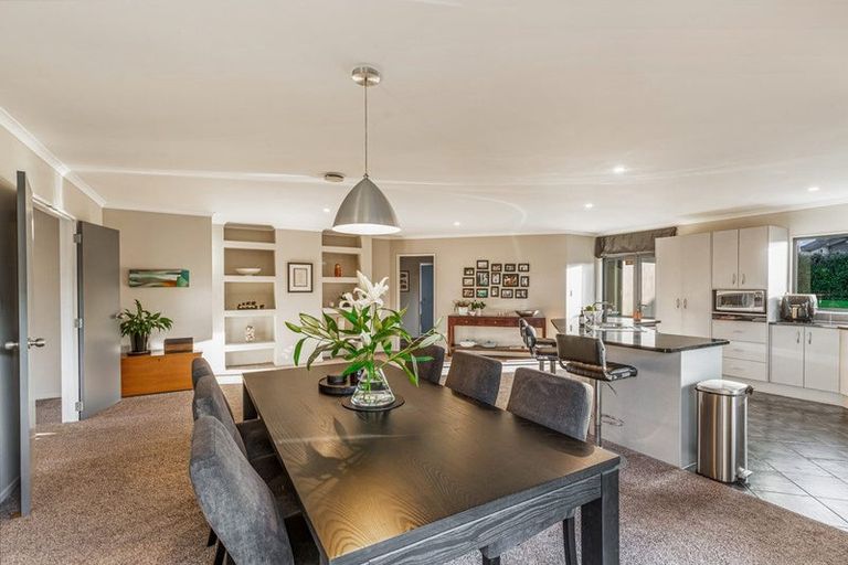 Photo of property in 87 Te Wharau Drive, Greenhithe, Auckland, 0632