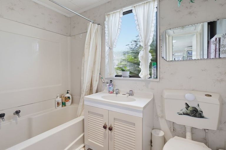 Photo of property in 3 Dawson Street, Foxton Beach, Foxton, 4815