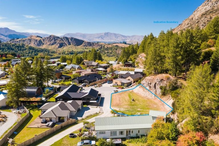 Photo of property in 12 Larchmont Close, Arthurs Point, Queenstown, 9371