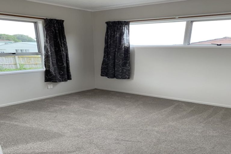 Photo of property in 2/6 Bundena Place, Clendon Park, Auckland, 2103