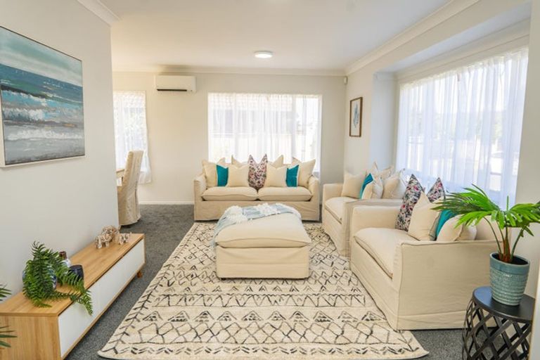 Photo of property in 5 Greta Banks Place, Wattle Downs, Auckland, 2103