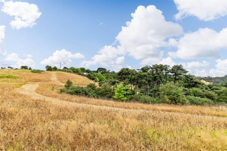 Photo of property in 58 Sheffield Road, Helensville, 0875