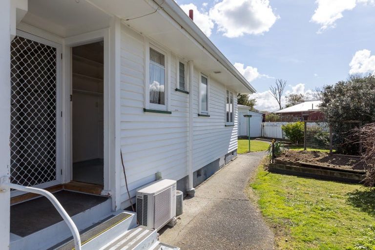 Photo of property in 39 Wavell Crescent, Lansdowne, Masterton, 5810