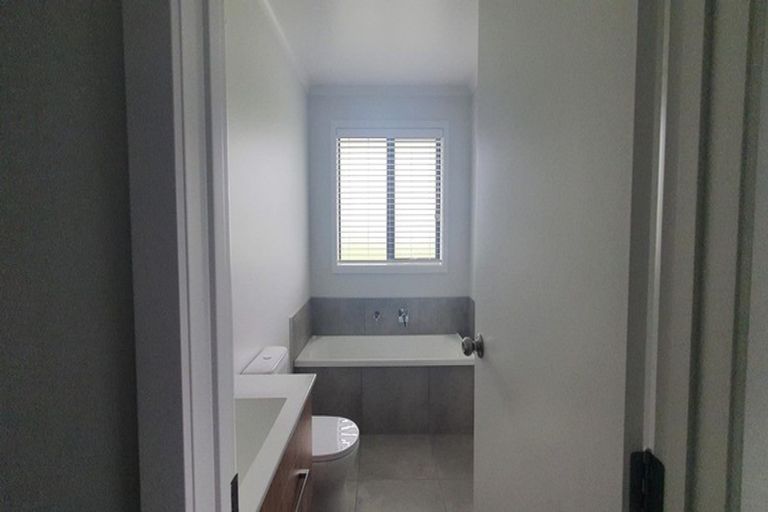 Photo of property in 39 Murray Ward Drive, Te Kauwhata, 3710