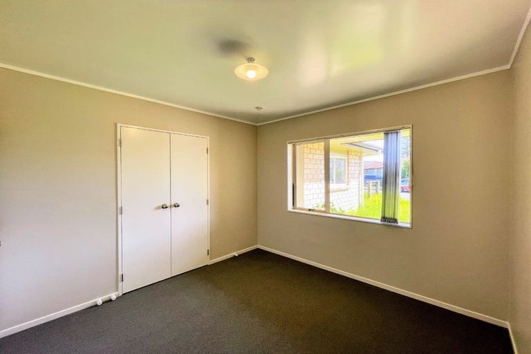 Photo of property in 16 Kamaka Road, Mangere Bridge, Auckland, 2022