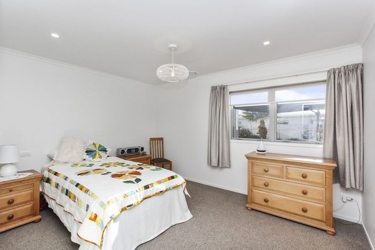Photo of property in 2a Portland Drive, Highlands Park, New Plymouth, 4312