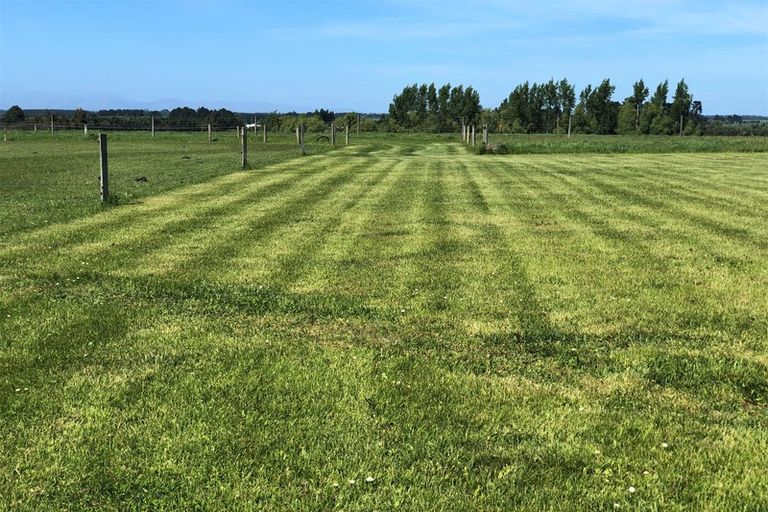 Photo of property in 830 Oxford Road, Fernside, Rangiora, 7471