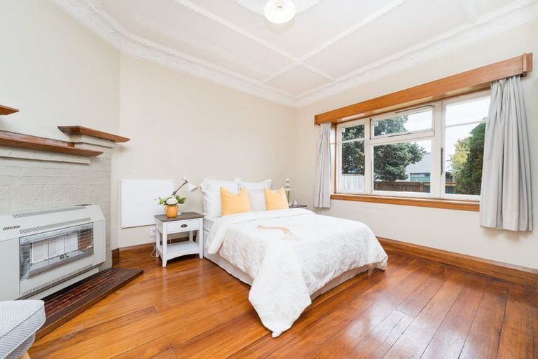 Photo of property in 43 Lyndhurst Street, Takaro, Palmerston North, 4412