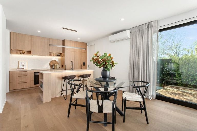 Photo of property in 2/34 Courtenay Street, St Albans, Christchurch, 8014