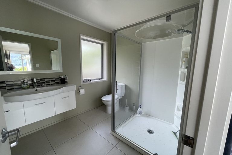 Photo of property in 16 Forest Heights, Wanaka, 9305