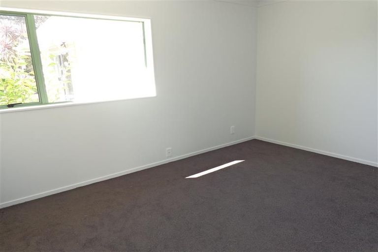 Photo of property in 14 Hagen Close, Golflands, Auckland, 2013