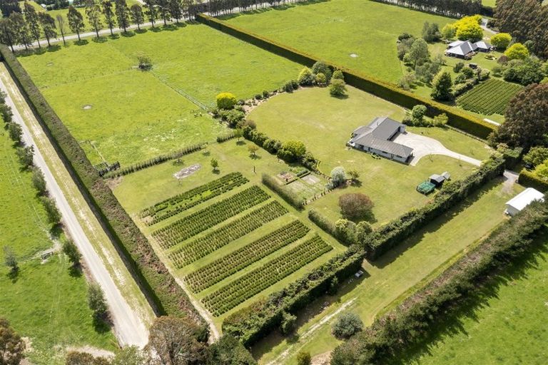 Photo of property in 301 School Road, West Eyreton, Rangiora, 7475