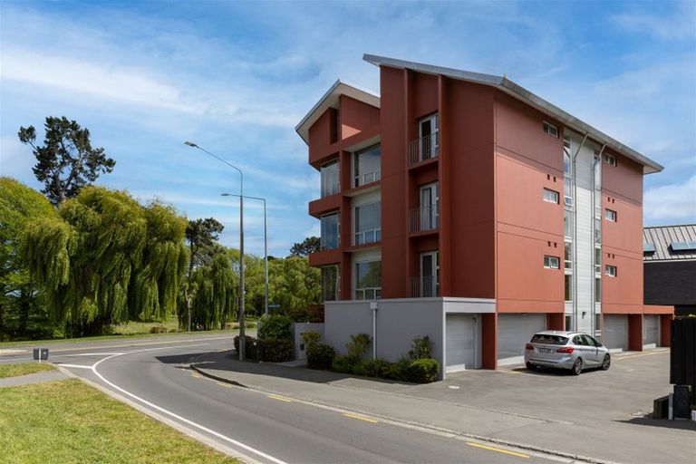Photo of property in 82d Park Terrace, Christchurch Central, Christchurch, 8013