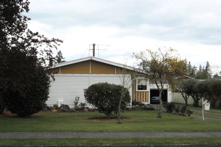 Photo of property in 21 Uta Street, Utuhina, Rotorua, 3015