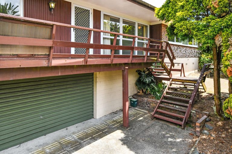 Photo of property in 57 Ray Small Drive, Pahurehure, Papakura, 2113